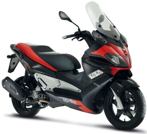 Aprilia SR MAX 300 Lastik